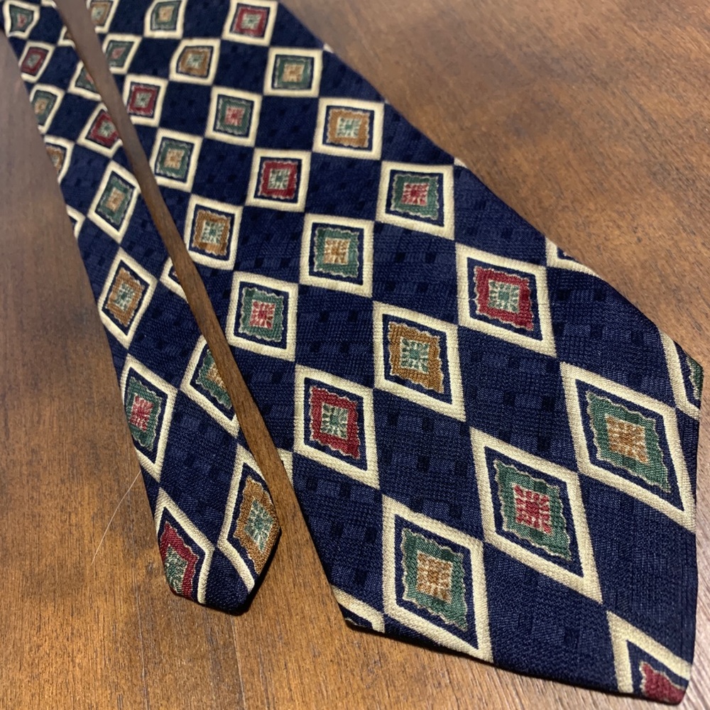 Diamond silk neck tie